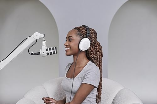 RØDE PodMic Cardioid Dynamic Broadcast Microphone - White - color: PodMic White