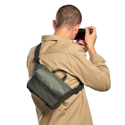Manfrotto Street Belt Bag, Waist Bag, for Mirrorless Camera, Vlogging Kit, Shoulder Camera Case, Photography Accessories for Content Creator, Colour Green - size: 22 x 14 x 7 cm