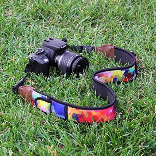 USA Gear TrueSHOT Camera Strap Neoprene Camera Straps - Padded Neck Strap, Pockets, and Quick Release Buckles - Compatible with Canon, Nikon, Sony and More DSLR and Mirrorless Cameras (Geometric) - color: Geometric